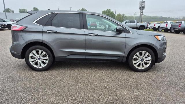 Photo of 2022 Agate Black Ford Edge