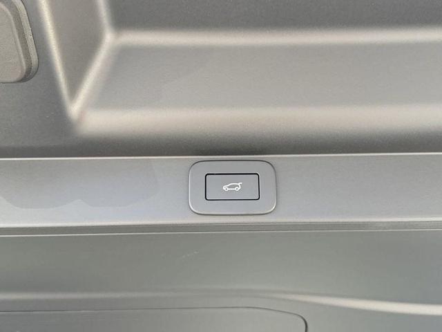 Photo of 2025 Gray Land Rover Range Rover