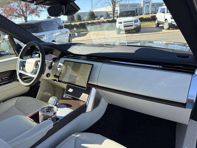 Photo of 2025 Gray Land Rover Range Rover