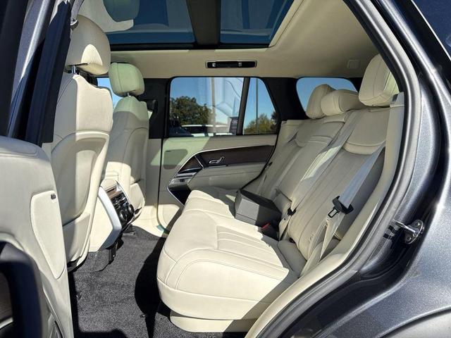 Photo of 2025 Gray Land Rover Range Rover