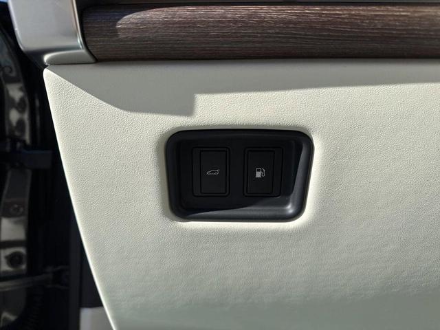 Photo of 2025 Gray Land Rover Range Rover