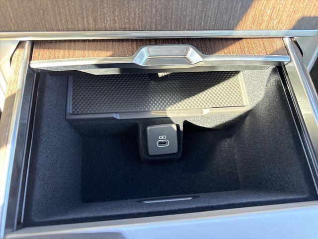Photo of 2025 Gray Land Rover Range Rover