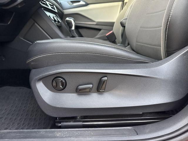 Photo of 2022 Kings Red Metallic Volkswagen Taos