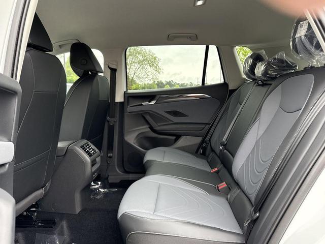 Photo of 2025 Pure White Volkswagen Tiguan