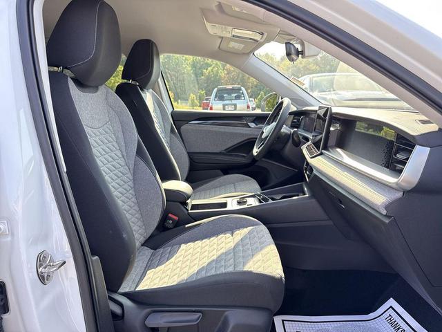 Photo of 2025 Pure White Volkswagen Tiguan