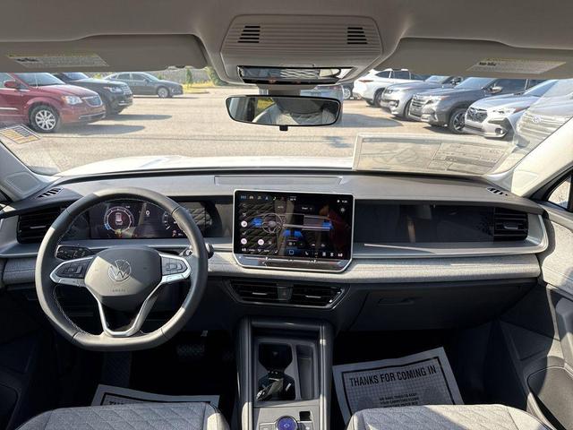 Photo of 2025 Pure White Volkswagen Tiguan