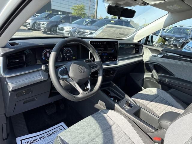 Photo of 2025 Pure White Volkswagen Tiguan