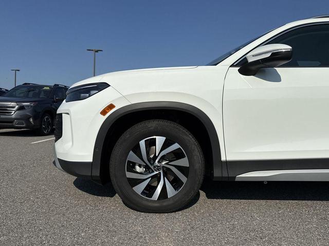 Photo of 2025 Pure White Volkswagen Tiguan