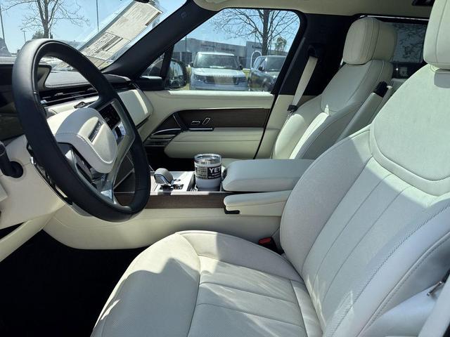 Photo of 2025 White Land Rover Range Rover