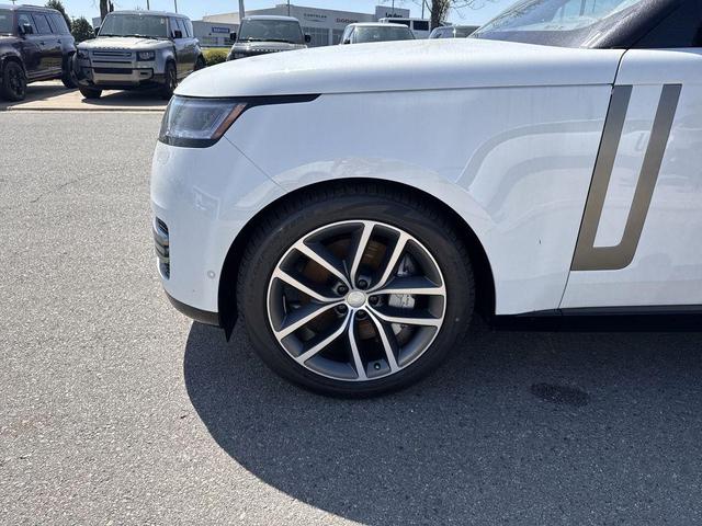 Photo of 2025 White Land Rover Range Rover