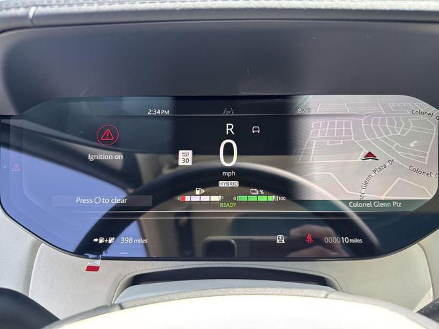 Photo of 2025 White Land Rover Range Rover