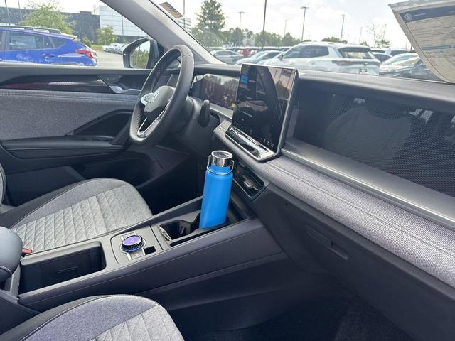 Photo of 2025 Platinum Volkswagen Tiguan