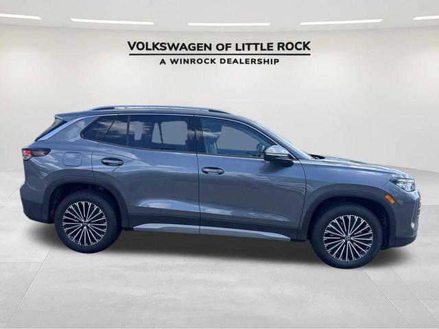 Photo of 2025 Platinum Volkswagen Tiguan