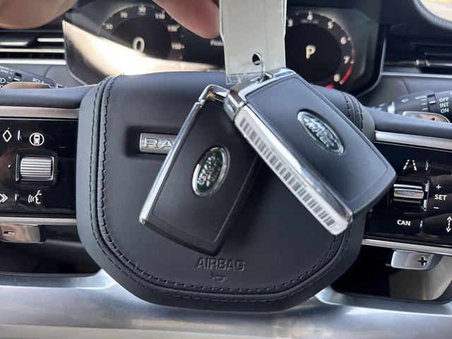 Photo of 2025 Gray Land Rover Range Rover