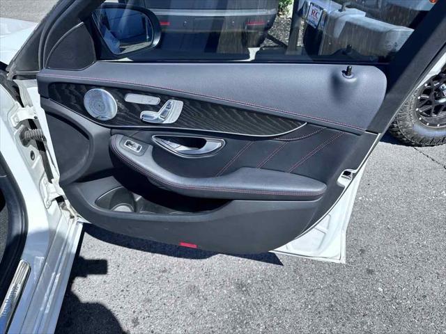 Photo of 2016 Polar White Mercedes-Benz C-Class