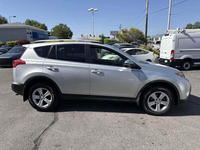 Photo of 2014 Classic Silver Metallic Toyota RAV4