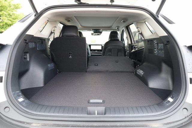 Photo of 2025 Snow White Pearl Kia Sportage Hybrid