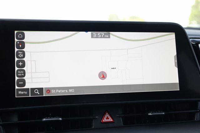 Photo of 2025 Snow White Pearl Kia Sportage Hybrid