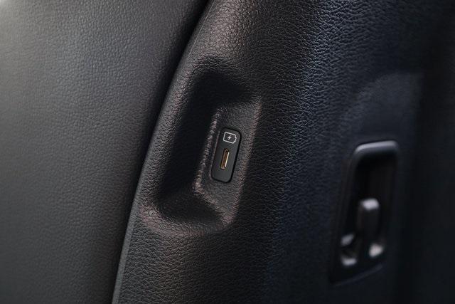 Photo of 2025 Snow White Pearl Kia Sportage Hybrid