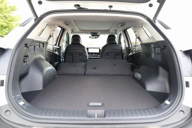 Photo of 2025 Snow White Pearl Kia Sportage Hybrid