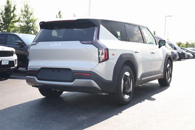 Photo of 2026 Ivory Kia EV9