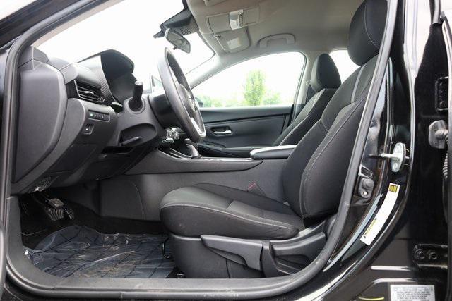 Photo of 2023 Super Black Nissan Sentra