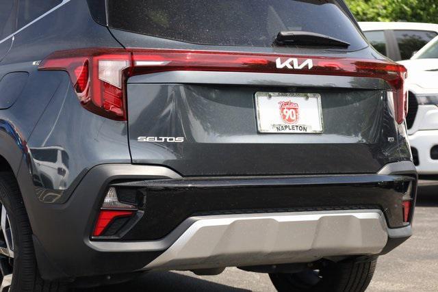 Photo of 2024 Gravity Gray Kia Seltos