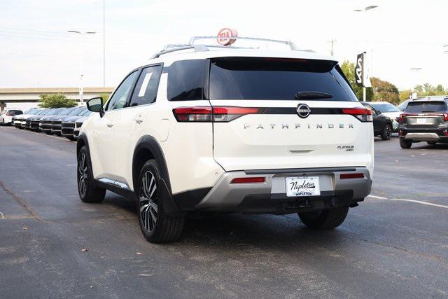 Photo of 2024 Pearl White Tricoat Nissan Pathfinder