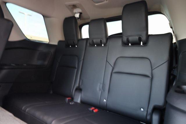 Photo of 2024 Pearl White Tricoat Nissan Pathfinder