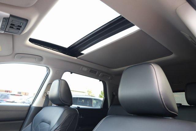 Photo of 2024 Pearl White Tricoat Nissan Pathfinder