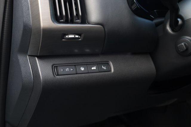 Photo of 2024 Pearl White Tricoat Nissan Pathfinder