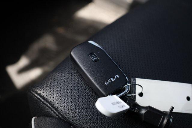 Photo of 2022 Snow White Pearl Kia Forte