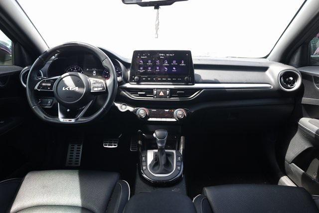 Photo of 2022 Snow White Pearl Kia Forte