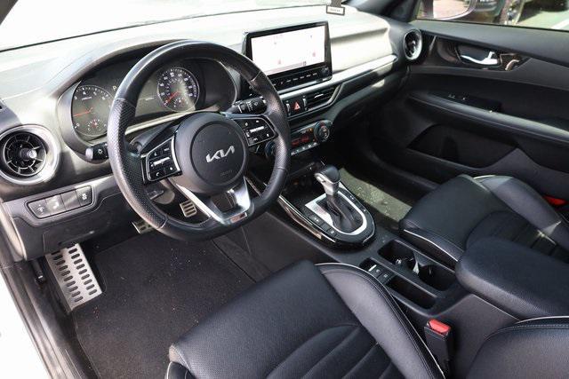 Photo of 2022 Snow White Pearl Kia Forte