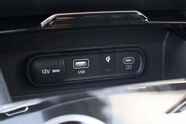 Photo of 2025 Fusion Black Kia Sportage Hybrid