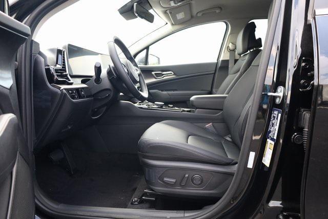 Photo of 2025 Fusion Black Kia Sportage Hybrid