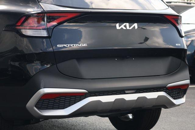 Photo of 2025 Fusion Black Kia Sportage Hybrid