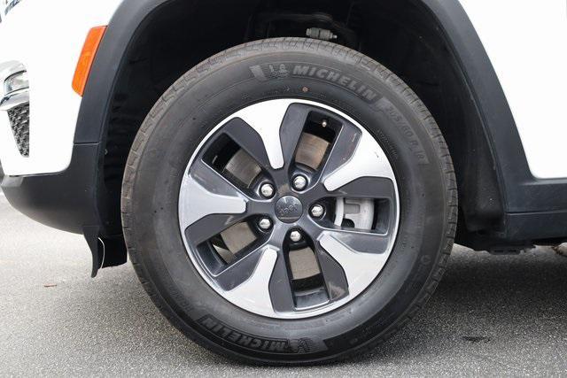Photo of 2023 Bright White Clearcoat Jeep Grand Cherokee 4xe
