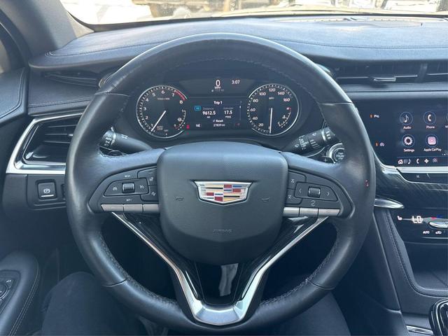Photo of 2022 Crystal White Tricoat Cadillac XT6