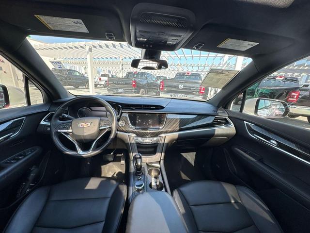 Photo of 2022 Crystal White Tricoat Cadillac XT6