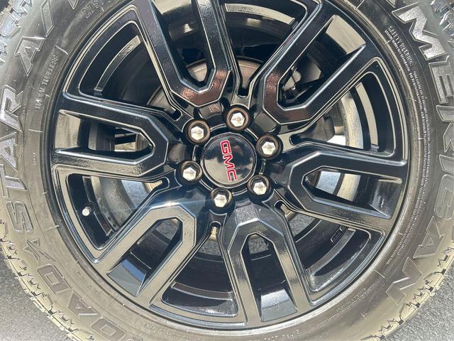Photo of 2021 Summit White GMC Sierra 1500