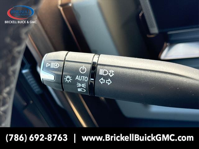 Photo of 2025 Interstellar White GMC HUMMER EV Pickup