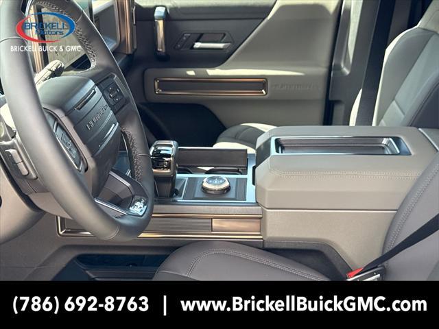 Photo of 2025 Interstellar White GMC HUMMER EV Pickup