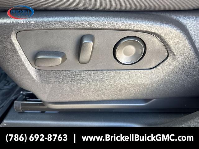 Photo of 2025 Interstellar White GMC HUMMER EV Pickup