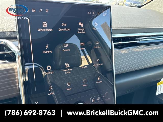 Photo of 2025 Summit White GMC Sierra EV