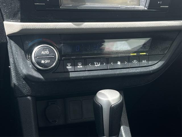 Photo of 2016 Classic Silver Metallic Toyota Corolla