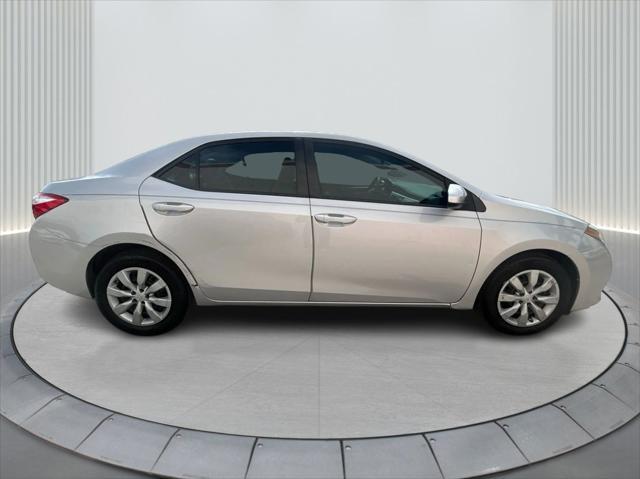 Photo of 2016 Classic Silver Metallic Toyota Corolla