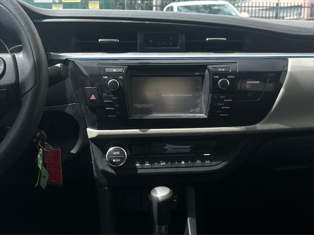 Photo of 2016 Classic Silver Metallic Toyota Corolla
