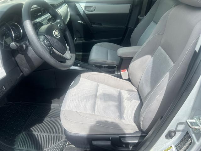 Photo of 2016 Classic Silver Metallic Toyota Corolla