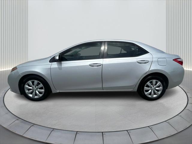 Photo of 2016 Classic Silver Metallic Toyota Corolla